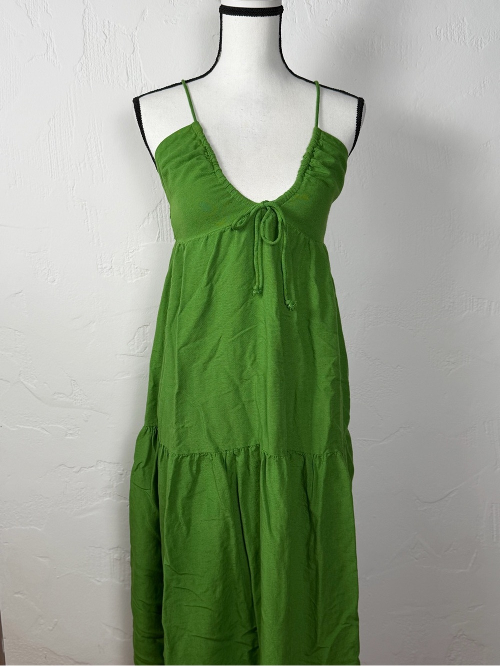 Sim & Sam Vibrant Green Adjustable V-Neck Tie-Front Multi Tier Maxi Dress -small